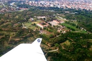 Po odletu z Aradu směr letiště Baneasa v Bukurešti.